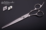6.5 Zoll . Mitzaki-Nagoro650-ERGO ,für alle Schnitttechniken geeignet, incl.Zubehör & Etui, florales eingraviertes Blütenmuster, ein Traum von Schere, grüner Jadestein als Einstellschraube